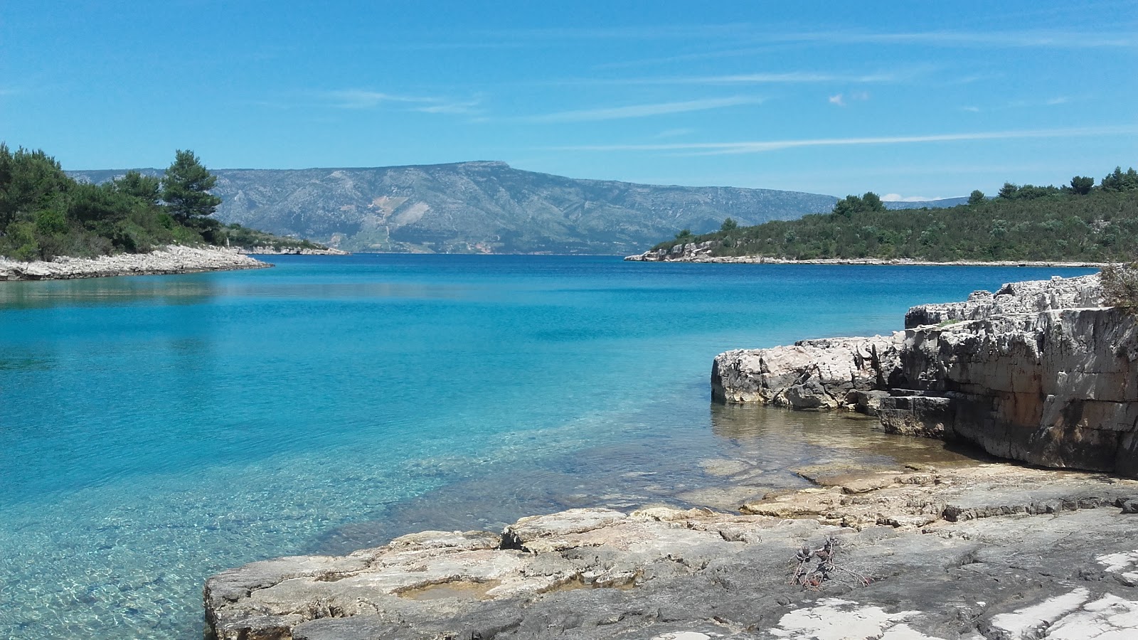 Foto de Zhukova beach con guijarros beige superficie