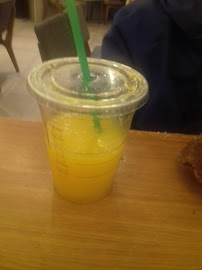 Plats et boissons du Restaurant servant le petit-déjeuner Starbucks à Paris - n°12