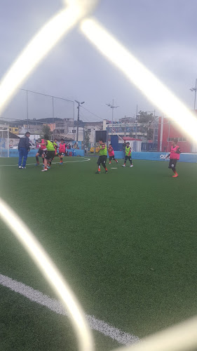 Opiniones de Cancha de furbol lujo - gratuita en Quito - Campo de fútbol