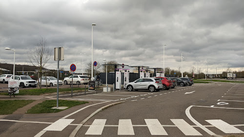 Borne de recharge de véhicules électriques IONITY Station de recharge Guillon-Terre-Plaine