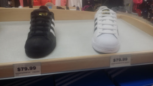 Shoe Store «WSS», reviews and photos, 1700 S Garey Ave, Pomona, CA 91766, USA