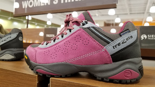 Outdoor Sports Store «Sierra Trading Post», reviews and photos, 215 N Maple Rd Unit 1F, Ann Arbor, MI 48103, USA