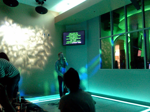 Asian Fusion Restaurant «Trio Club», reviews and photos, 909 E Burnside St, Portland, OR 97214, USA