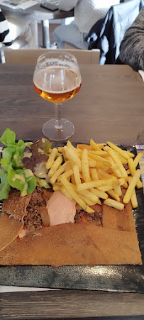 Steak tartare du Restaurant français Restaurant Brasserie Bar La Crémaillère à Saint-Laurent-sur-Mer - n°2