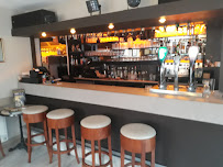 Atmosphère du Restaurant Pub 137 à Saint-Grégoire - n°4