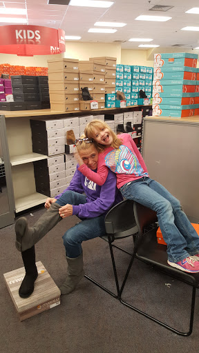 Shoe Store «Shoe Carnival», reviews and photos, 2945 Scottsville Rd, Bowling Green, KY 42104, USA