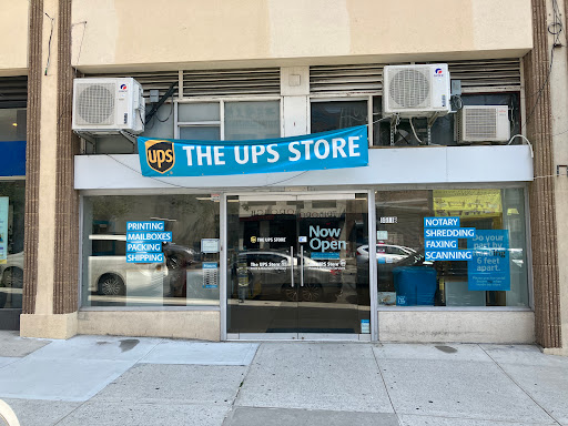 Shipping and Mailing Service «The UPS Store», reviews and photos, 3511B Farrington St, Flushing, NY 11354, USA