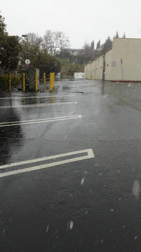 Pizza Restaurant «Round Table Pizza», reviews and photos, 821 11th St, Lakeport, CA 95453, USA