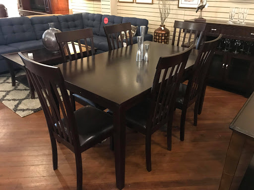 Used Furniture Store «Hometown Refurnishing», reviews and photos, 24 E Main St, Ephrata, PA 17522, USA