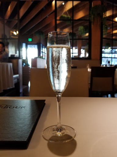 Shopping Mall «Shops On Lake Avenue», reviews and photos, 345 S Lake Ave, Pasadena, CA 91101, USA