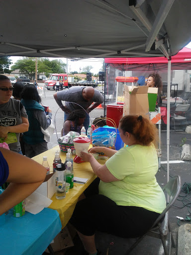 Grocery Store «Grocery Outlet Bargain Market», reviews and photos, 825 W 11th St, Tracy, CA 95376, USA