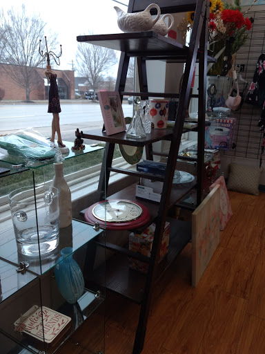 Thrift Store «Goodwill Montgomery Boutique», reviews and photos, 9820 Montgomery Rd, Cincinnati, OH 45242, USA