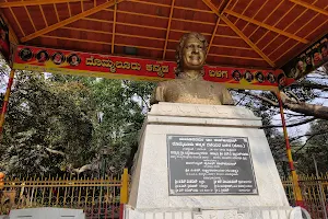 Dr.Rajkumar Statue image
