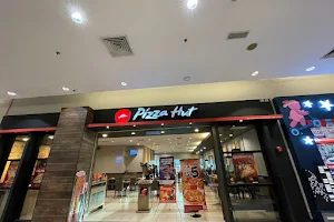 Pizza Hut Restaurant Lotus Mergong image