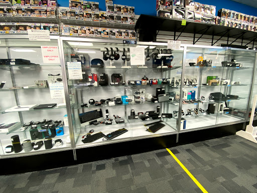 Video Game Store «Disc Replay Flint», reviews and photos, 3192 Linden Rd, Flint, MI 48507, USA