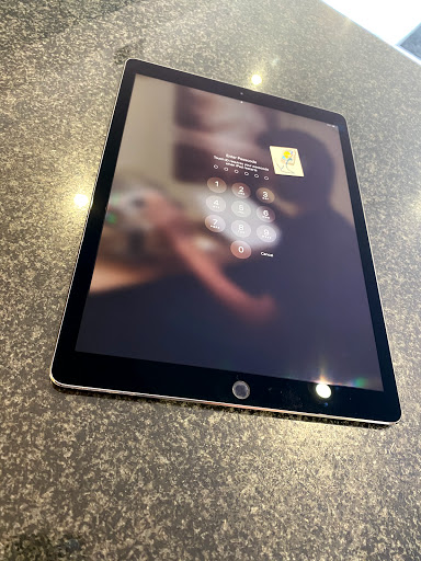 Electronics Repair Shop «Cellfone MD - cell phone repair», reviews and photos, 7637 N Milwaukee Ave, Niles, IL 60714, USA