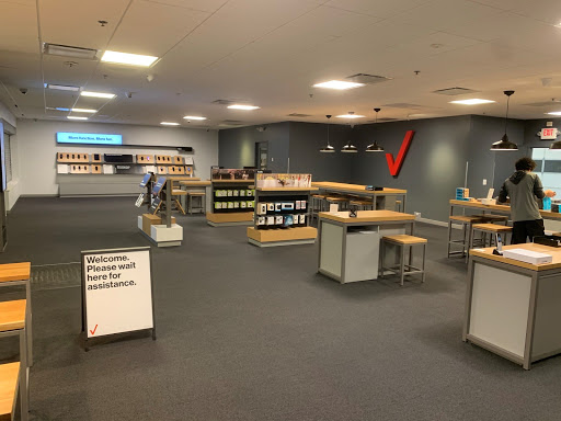 Cell Phone Store «Verizon», reviews and photos, 2531 S Lapeer Rd, Orion Charter Township, MI 48360, USA