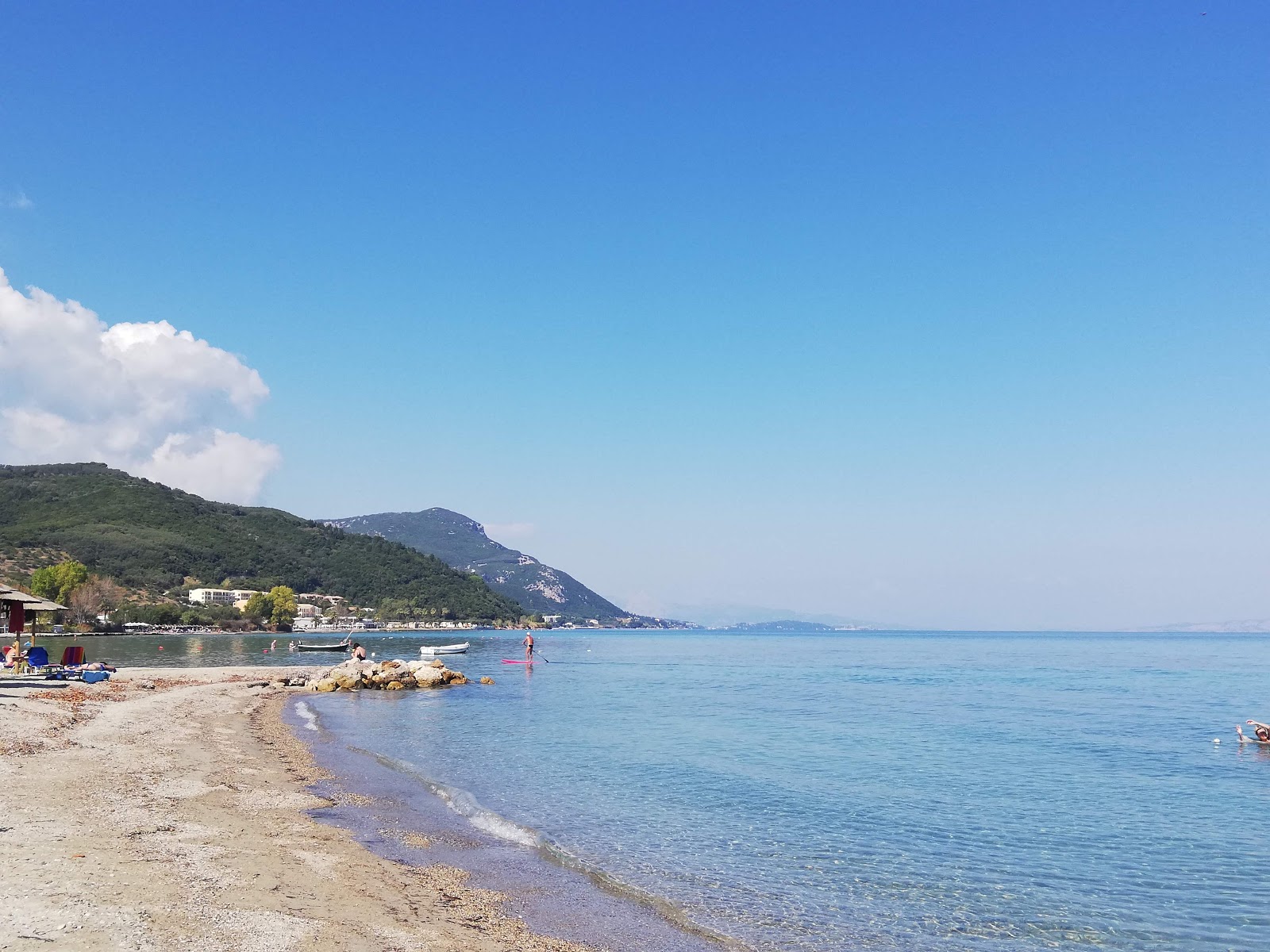 Moraitika Beach的照片 - 推荐给有孩子的家庭旅行者