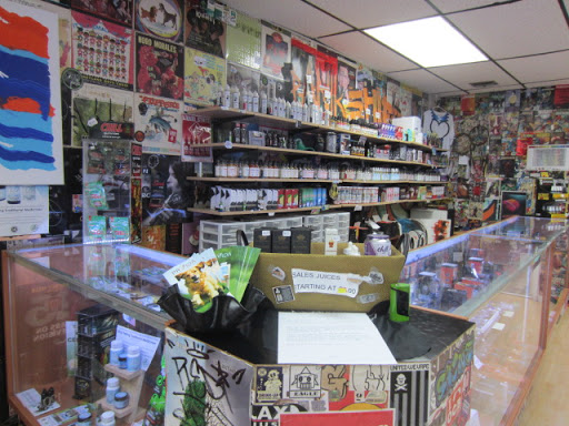 Vaporizer Store «Smoke Shop Inc - Vapor and Glass», reviews and photos, 4900 W Atlantic Blvd #5, Margate, FL 33063, USA