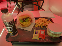 Plats et boissons du Restaurant de hamburgers MEDUSA BURGERS & SHAKES EIFFEL à Paris - n°12