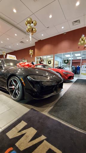 Car Dealer «West Herr Toyota of Williamsville», reviews and photos, 8129 Main St, Williamsville, NY 14221, USA