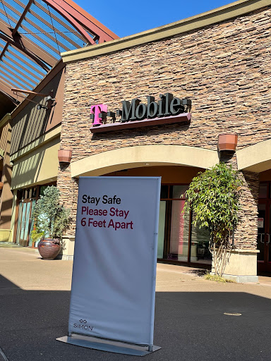 Cell Phone Store «T-Mobile», reviews and photos, 1001 N Arney Rd #418, Woodburn, OR 97071, USA