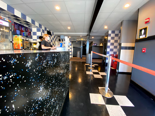 Movie Theater «St Cloud Twin Theatre», reviews and photos, 1110 10th St, St Cloud, FL 34769, USA