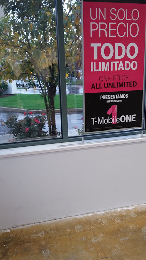 Cell Phone Store «T-Mobile», reviews and photos, 3 Everett St, Revere, MA 02151, USA