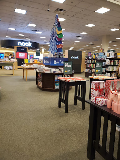 Book Store «Barnes & Noble», reviews and photos, 6501 Grape Rd #1200, Mishawaka, IN 46545, USA