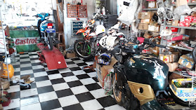 Carlomoto taller de motos repuestos