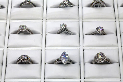 Jewelry Store «Accurate Precious Metals Coins, Jewelry & Loans», reviews and photos, 1855 Hawthorne Ave NE, Salem, OR 97301, USA