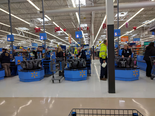 Department Store «Walmart Supercenter», reviews and photos, 300 Iowa Speedway Dr, Newton, IA 50208, USA