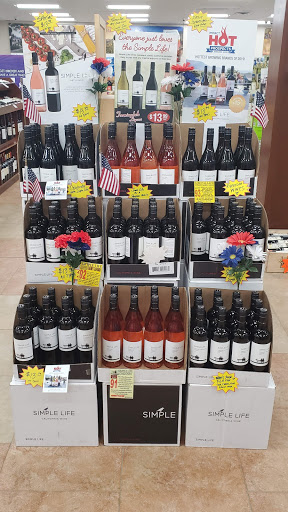 Liquor Store «Farmingdale Liquor Store», reviews and photos, 85 Main St, Farmingdale, NJ 07727, USA