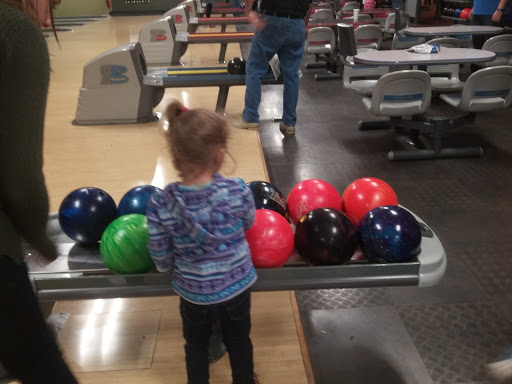 Bowling Alley «Suburbanite Bowl», reviews and photos, 201 Ogden Ave, Westmont, IL 60559, USA