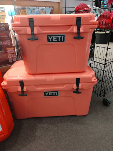 Sporting Goods Store «Half Hitch-Panama City Beach», reviews and photos, 2206 Thomas Dr, Panama City, FL 32408, USA