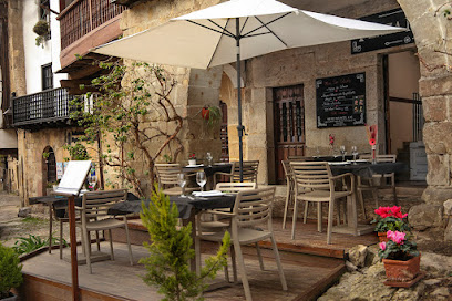 Restaurante Plaza Mayor - Julian Infante, 2, 39330 Santillana del Mar, Cantabria, Spain