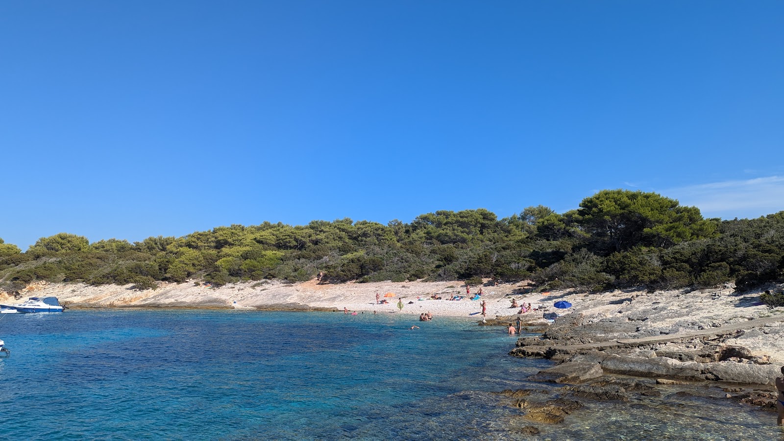 Batalo Beach'in fotoğrafı imkanlar alanı