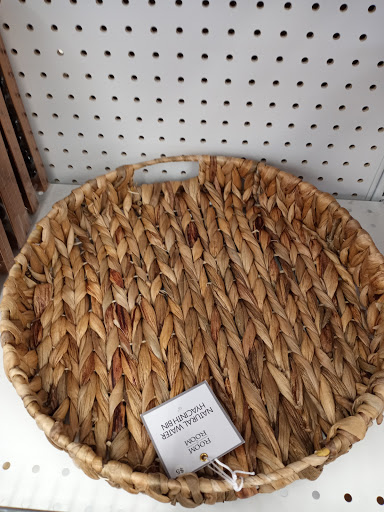 Variety Store «Five Below», reviews and photos, 846 Pelham Pkwy, Pelham, NY 10803, USA