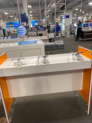 Electronics Store «Best Buy», reviews and photos, 1 Garden State Plaza Blvd, Paramus, NJ 07652, USA