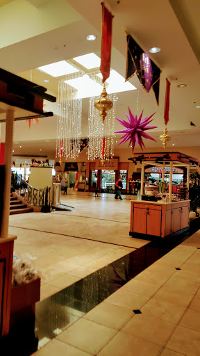 Shopping Mall «Desert Sky Mall», reviews and photos, 7611 W Thomas Rd, Phoenix, AZ 85033, USA