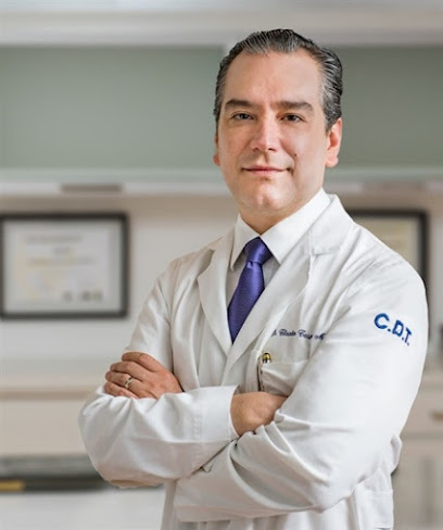 Dr. Claudio Cayetano Castillo Martínez