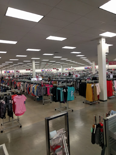 Clothing Store «Burlington Coat Factory», reviews and photos, 3350 Steelyard Dr, Cleveland, OH 44109, USA