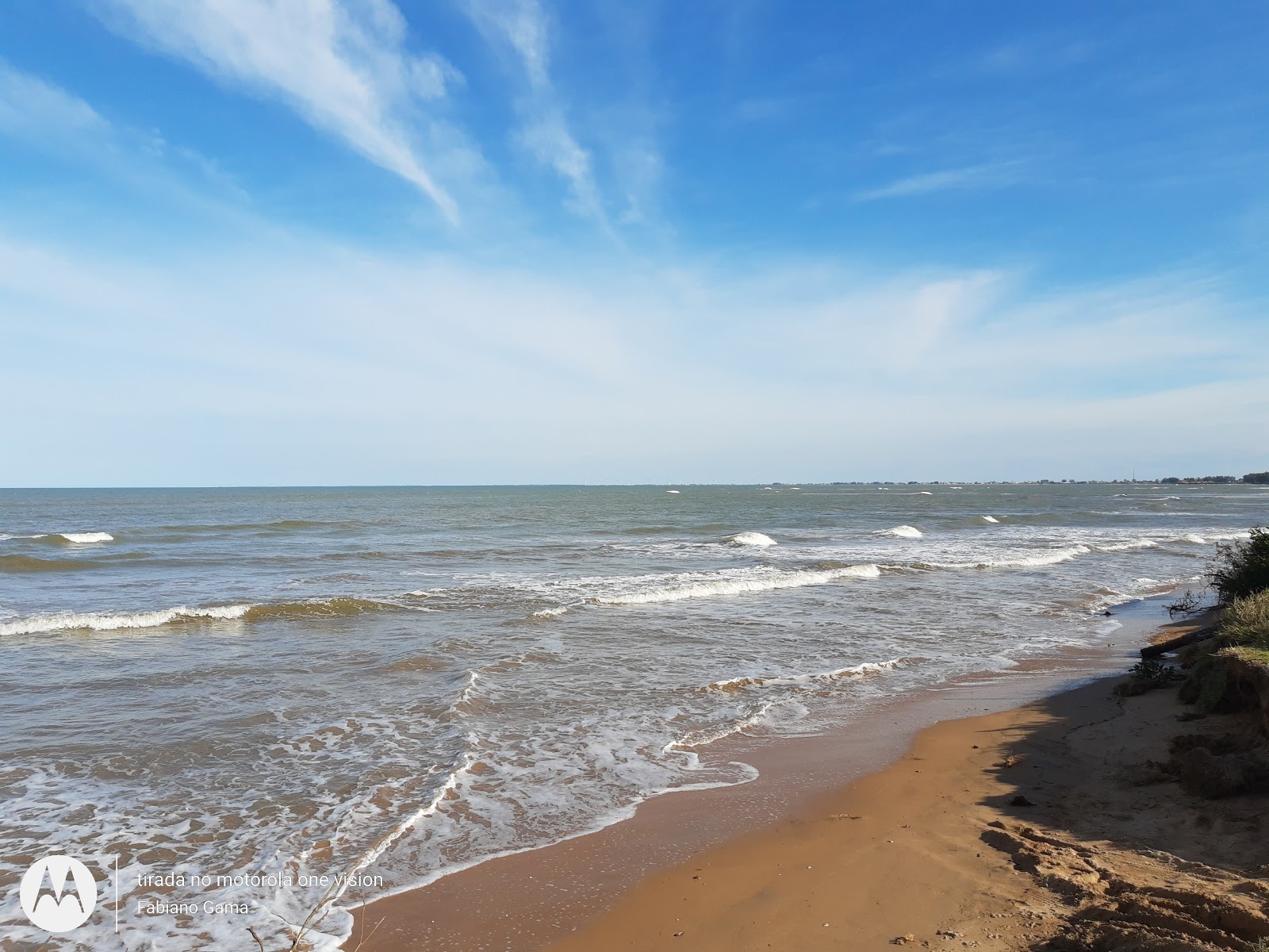 Fotografija Plaža Manguinhos priljubljeno mesto med poznavalci sprostitve