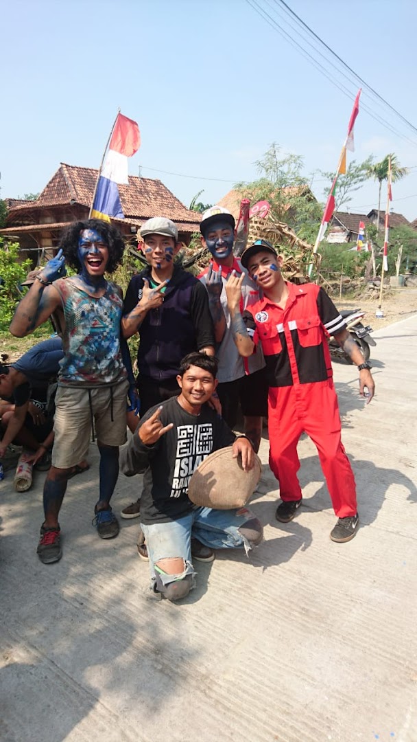 Gambar Bengkel Las ( Sadat Love Bird ) Belakang Balai Desa