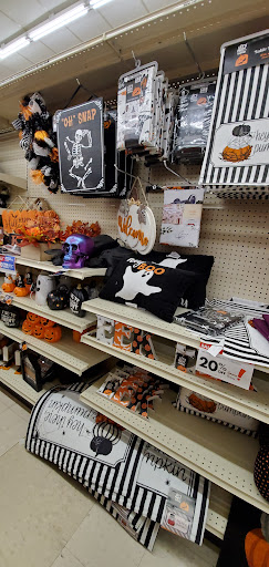 Discount Store «Big Lots», reviews and photos, 16100 E 10 Mile Rd, Eastpointe, MI 48021, USA
