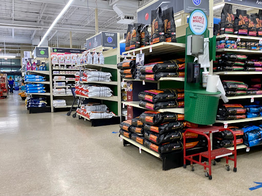 Pet Supply Store «PetSmart», reviews and photos, 160 Alewife Brook Pkwy, Cambridge, MA 02138, USA