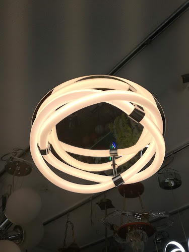 Opinii despre Candeeiros Nova Luz în Lisboa - Loja