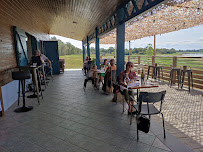 Atmosphère du Restaurant français La Maison du Lac à Miramont-Sensacq - n°2