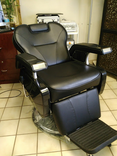 Barber Supply Store «Number 1 Beauty Salon Furniture Inc», reviews and photos, 4712 NE 12th Ave, Oakland Park, FL 33334, USA