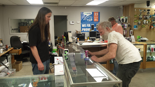 Cell Phone Store «Wireless Phone Booth», reviews and photos, 820 E Indian School Rd, Phoenix, AZ 85014, USA